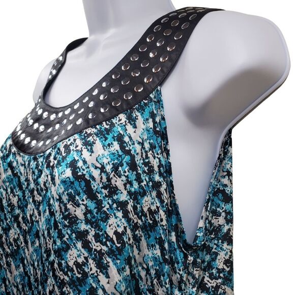 Studded-neckline high-low tank with an abstract design by Apt. 9 / Women's Small - Picture 2 of 10